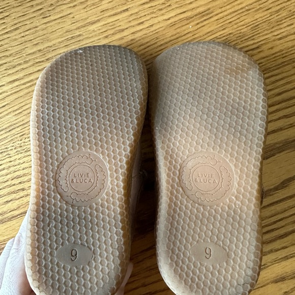 Livie & Luca Size 9 Toddler Mary Janes - Picture 2 of 2